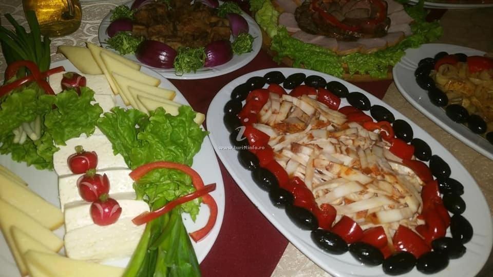 Pensiunea Valea Negrasului Trăisteni Eksteriør billede